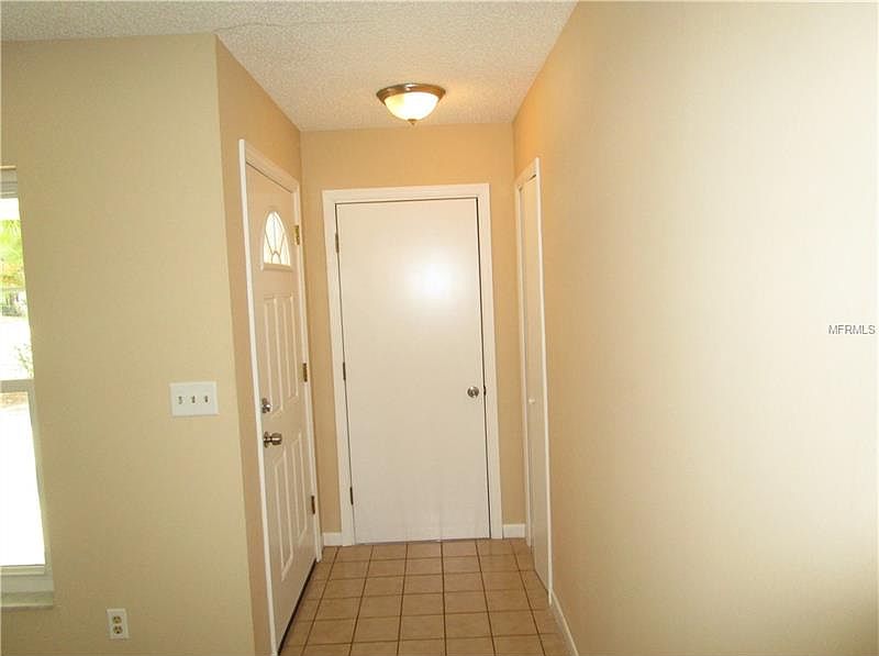 2202 Lauren Cir,Brandon,FL,United States preview