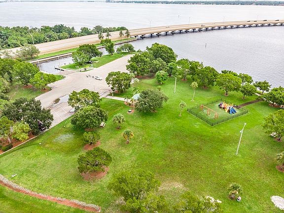 2507 Southeast 25th Place,Cape Coral,FL,United States preview
