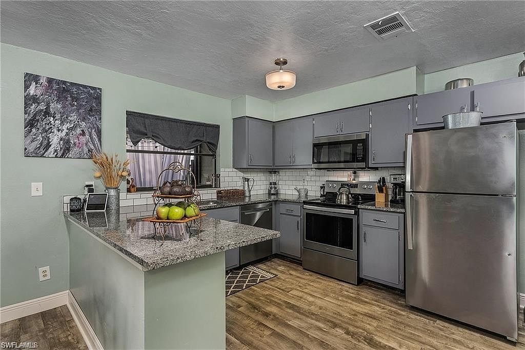 719 Southeast 12th Avenue,Cape Coral,FL,United States preview