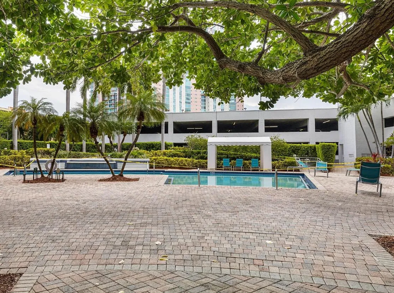 3300 Northeast 192 Street,Aventura,FL,United States preview