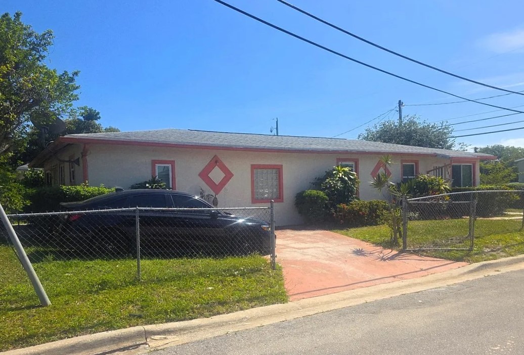 1585 West 36th Street,West Palm Beach,FL,United States preview