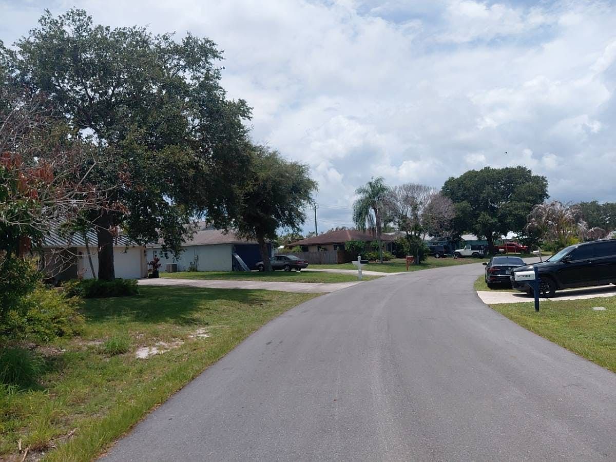 2077 Northeast 21st Terrace East,Jensen Beach,FL,United States preview