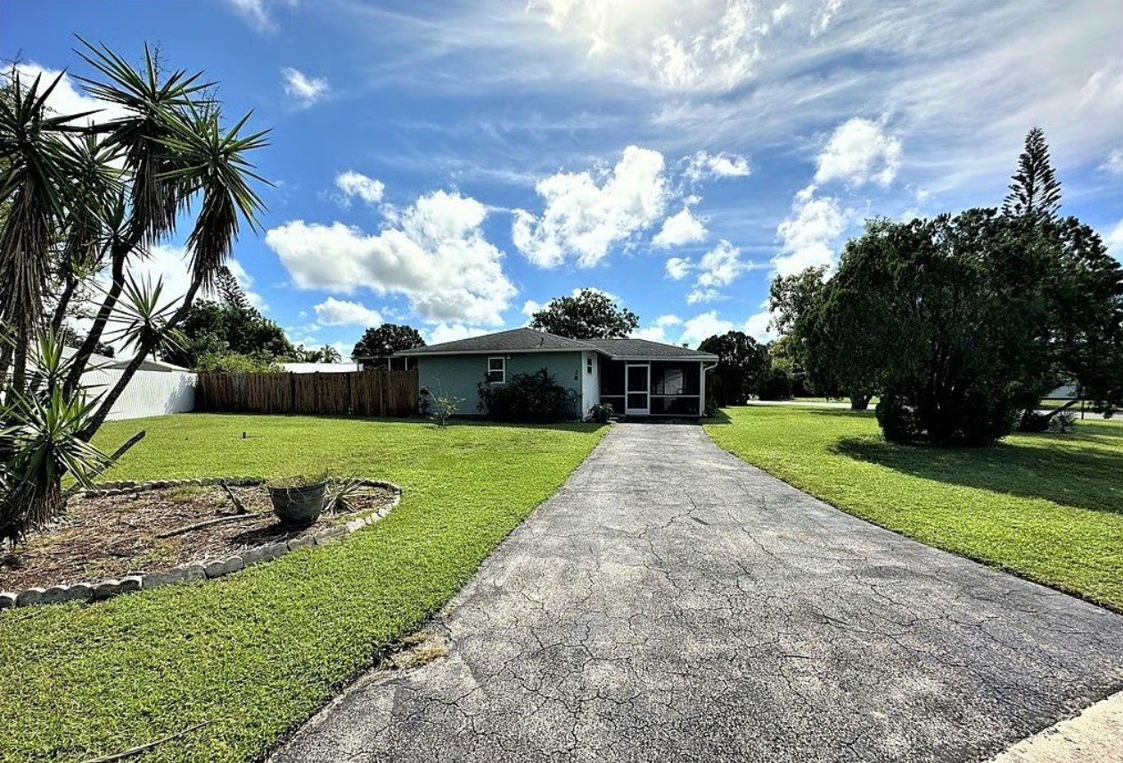 28 Burrstone Avenue,Lehigh Acres,FL,United States preview