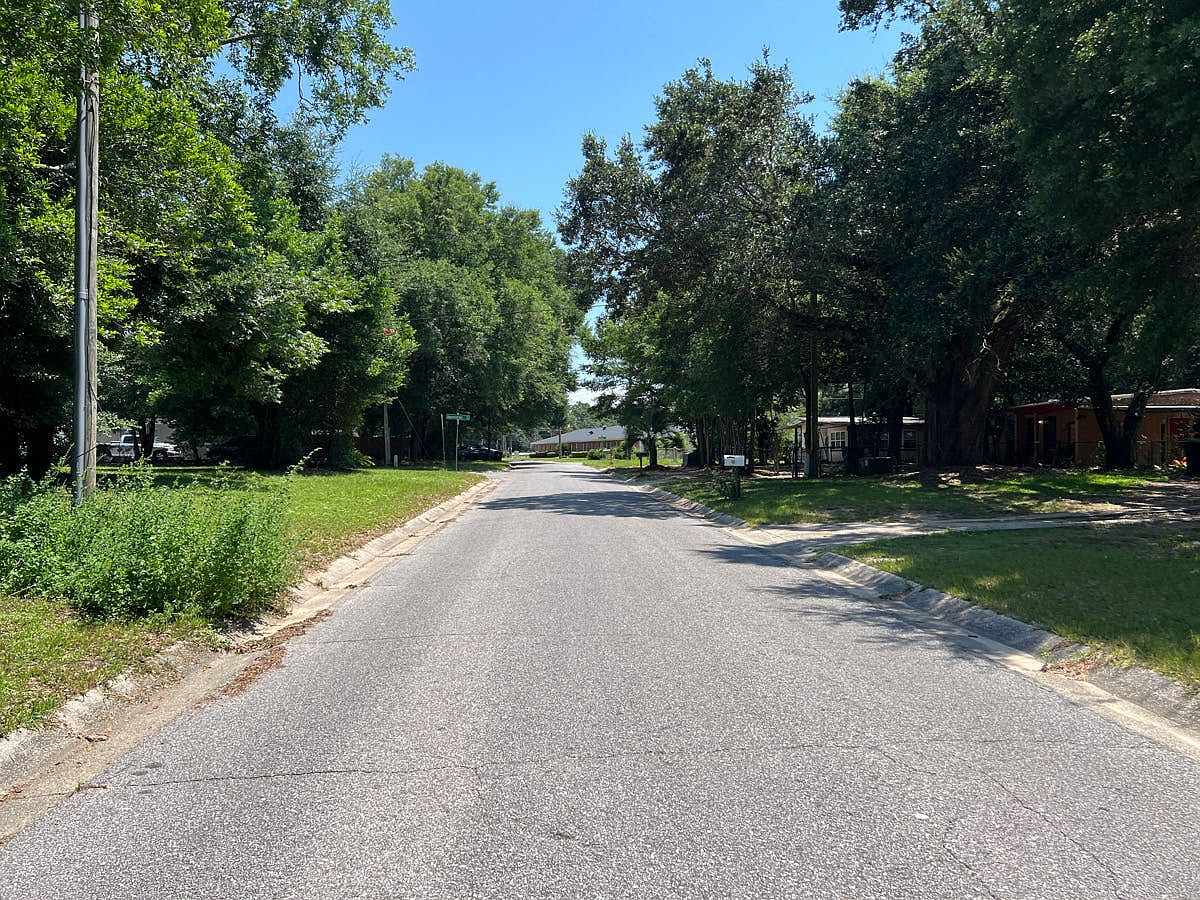 102 Emerald Avenue,Pensacola,FL,United States preview