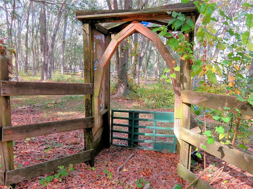 240 Southeast 165th Court Road,Silver Springs,FL,United States preview