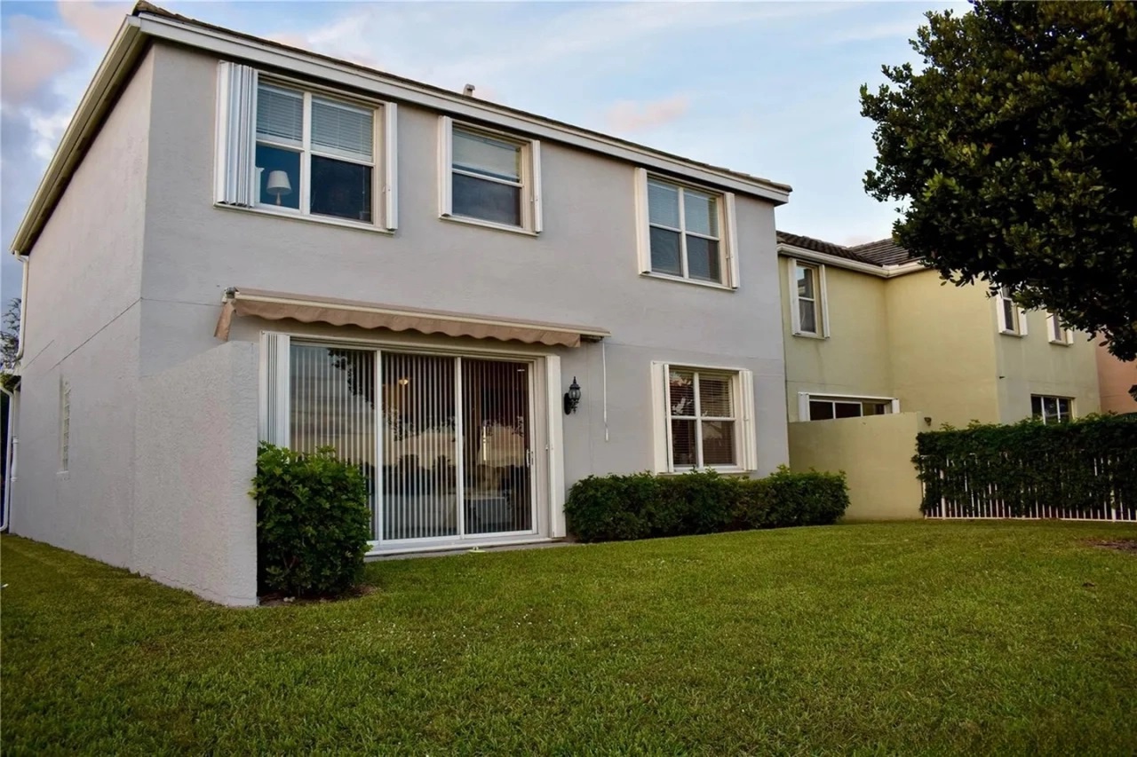 152 Berenger Walk,Royal Palm Beach,FL,United States preview