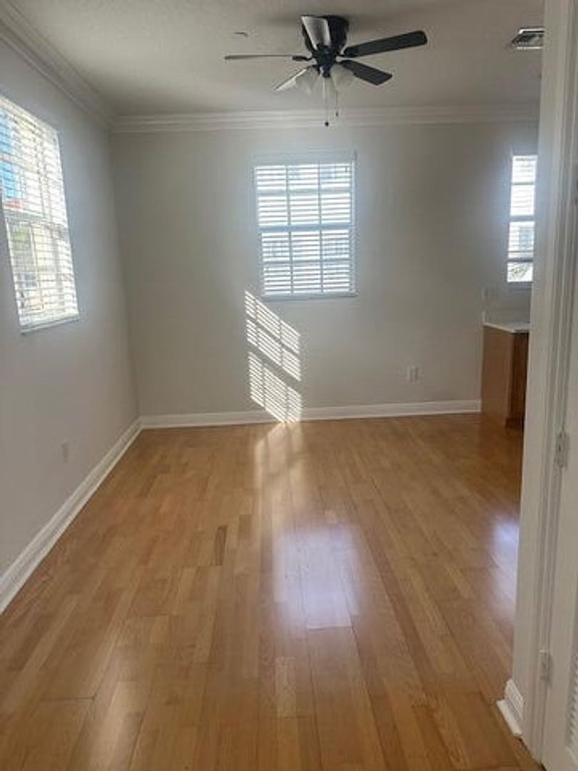 2502 North Dixie Highway,Lake Worth Beach,FL,United States preview