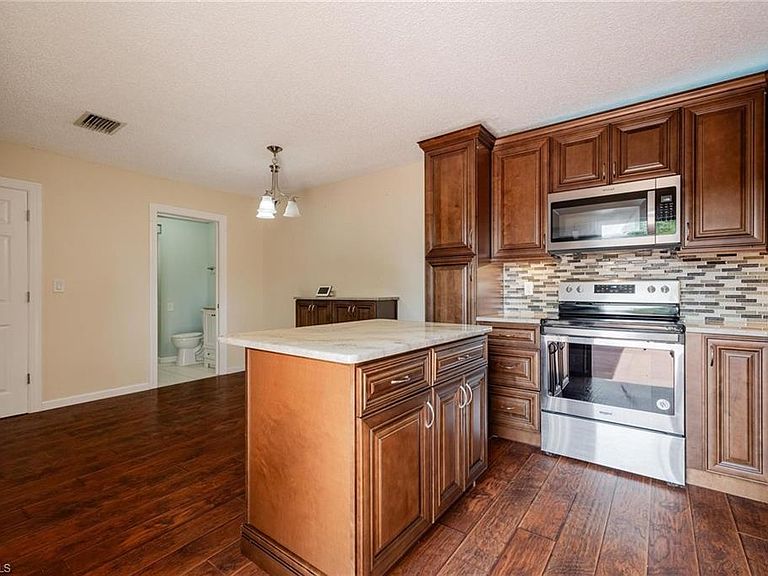 1564 Park Meadows Drive,Fort Myers,FL,United States preview