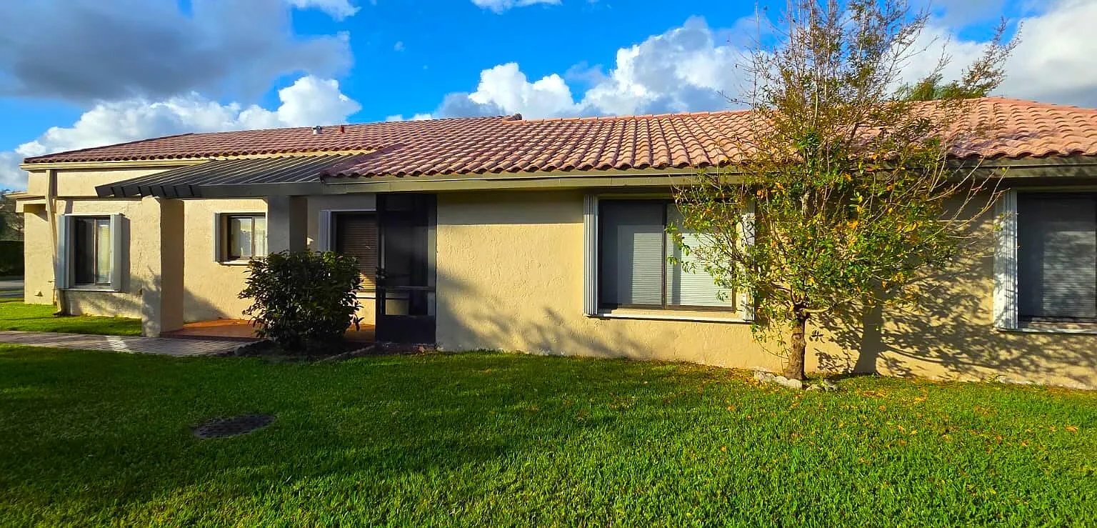 566 Village Lake Drive,Weston,FL,United States preview