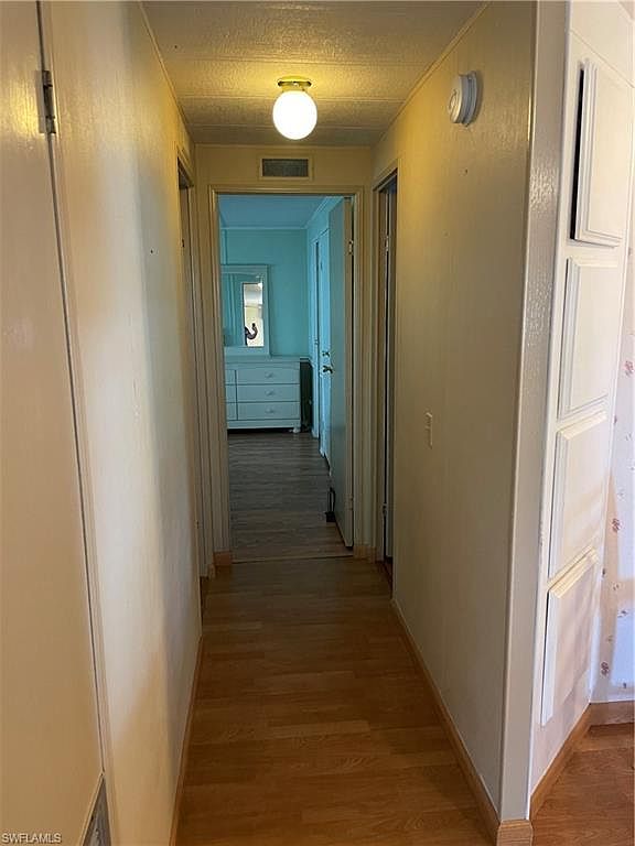 2711 Breezewood Drive,North Fort Myers,FL,United States preview