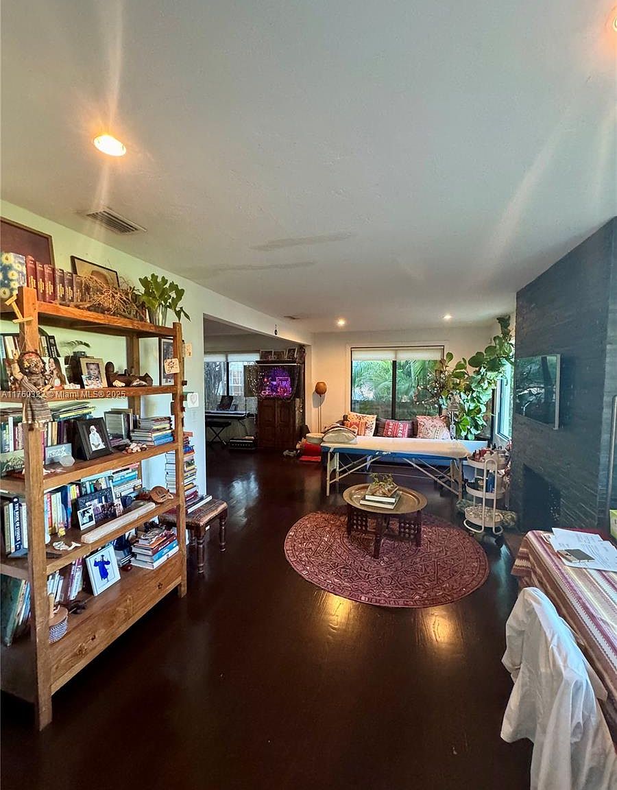 7020 NE 5th Ave,Miami,FL,United States preview