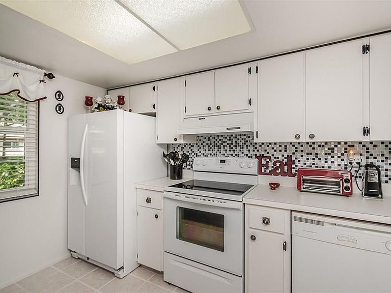 11211 Dollar Lake Drive,Port Richey,FL,United States preview