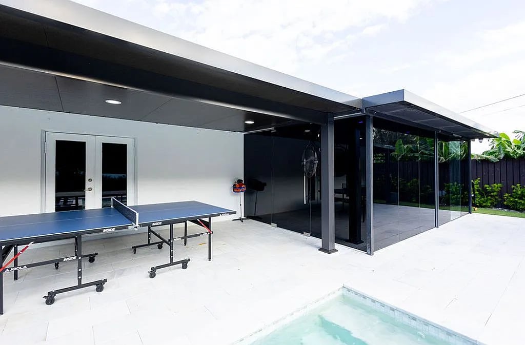 18250 Northwest 86th Avenue,Hialeah,FL,United States preview