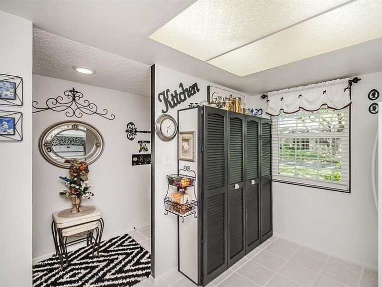 11211 Dollar Lake Drive,Port Richey,FL,United States preview