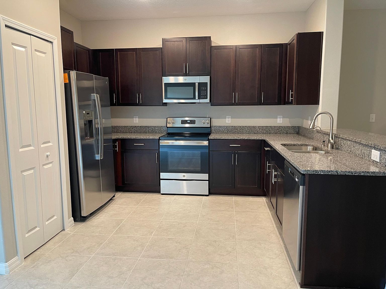 9707 Pembrooke Pines Drive,Sun City Center,FL,United States preview