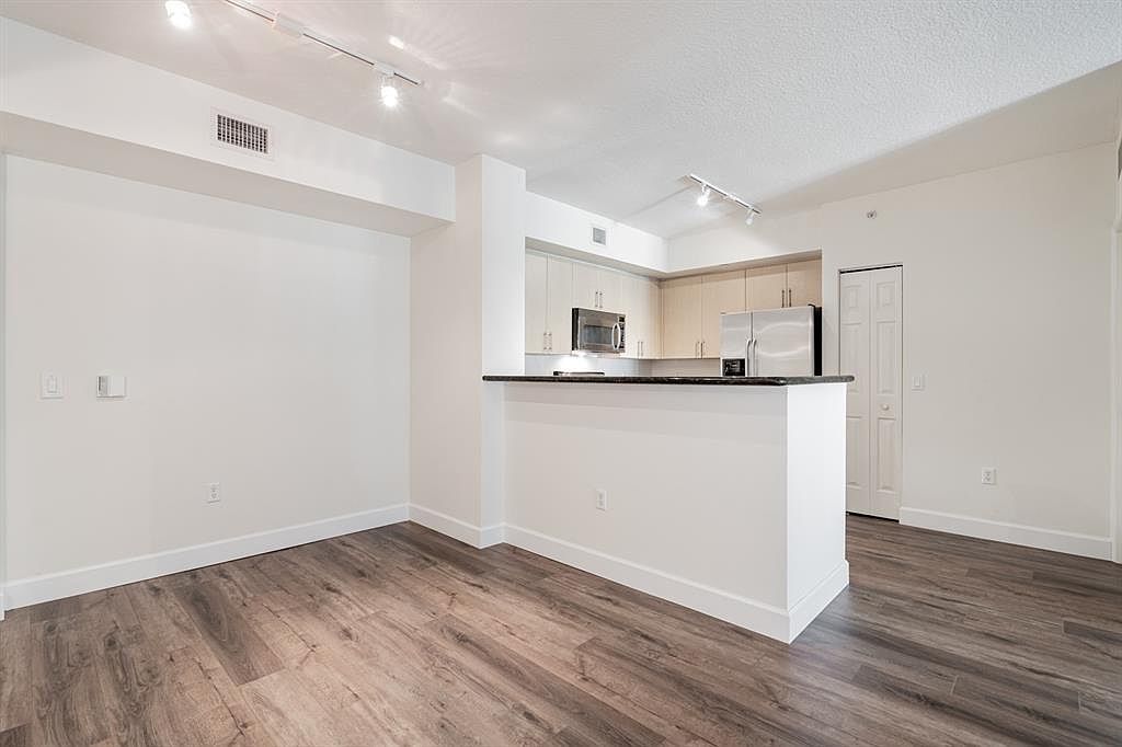 2421 Northeast 65th Street,Fort Lauderdale,FL,United States preview