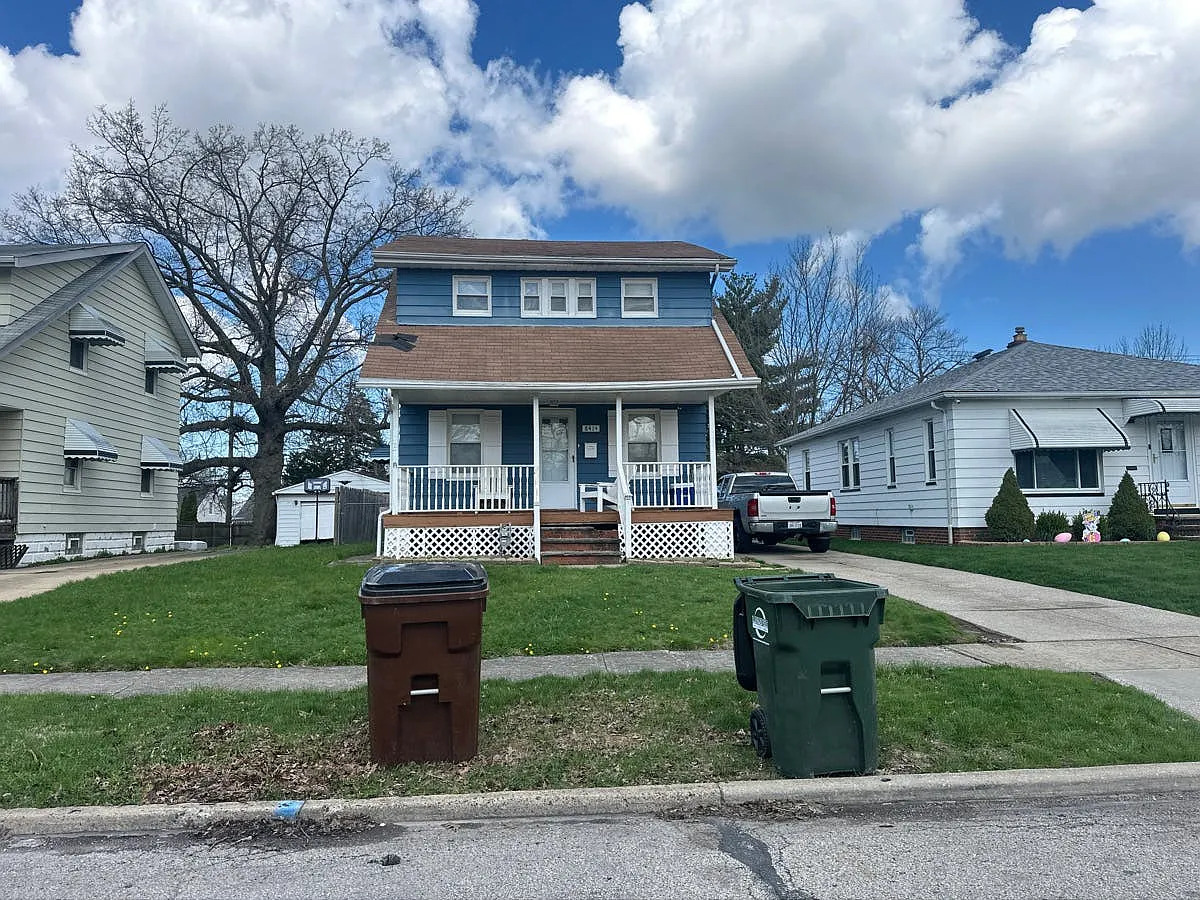 8414 Pinegrove Avenue,Parma,OH,United States preview
