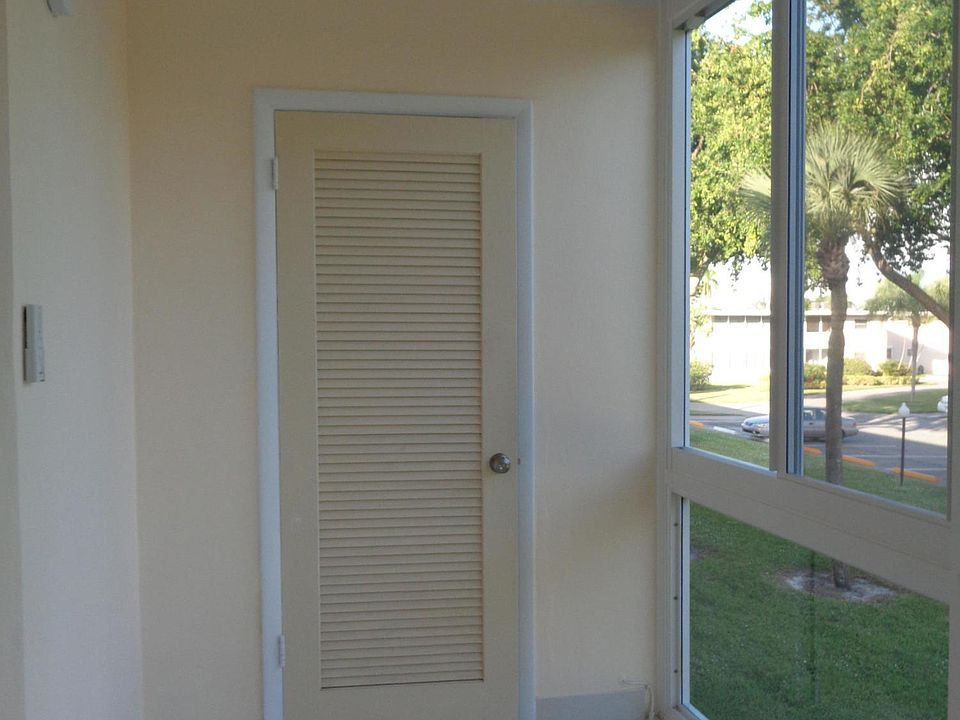 2566 Garden Drive,Lake Worth Beach,FL,United States preview