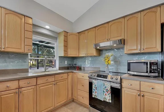 606 Southwest 35th Street,Cape Coral,FL,United States preview