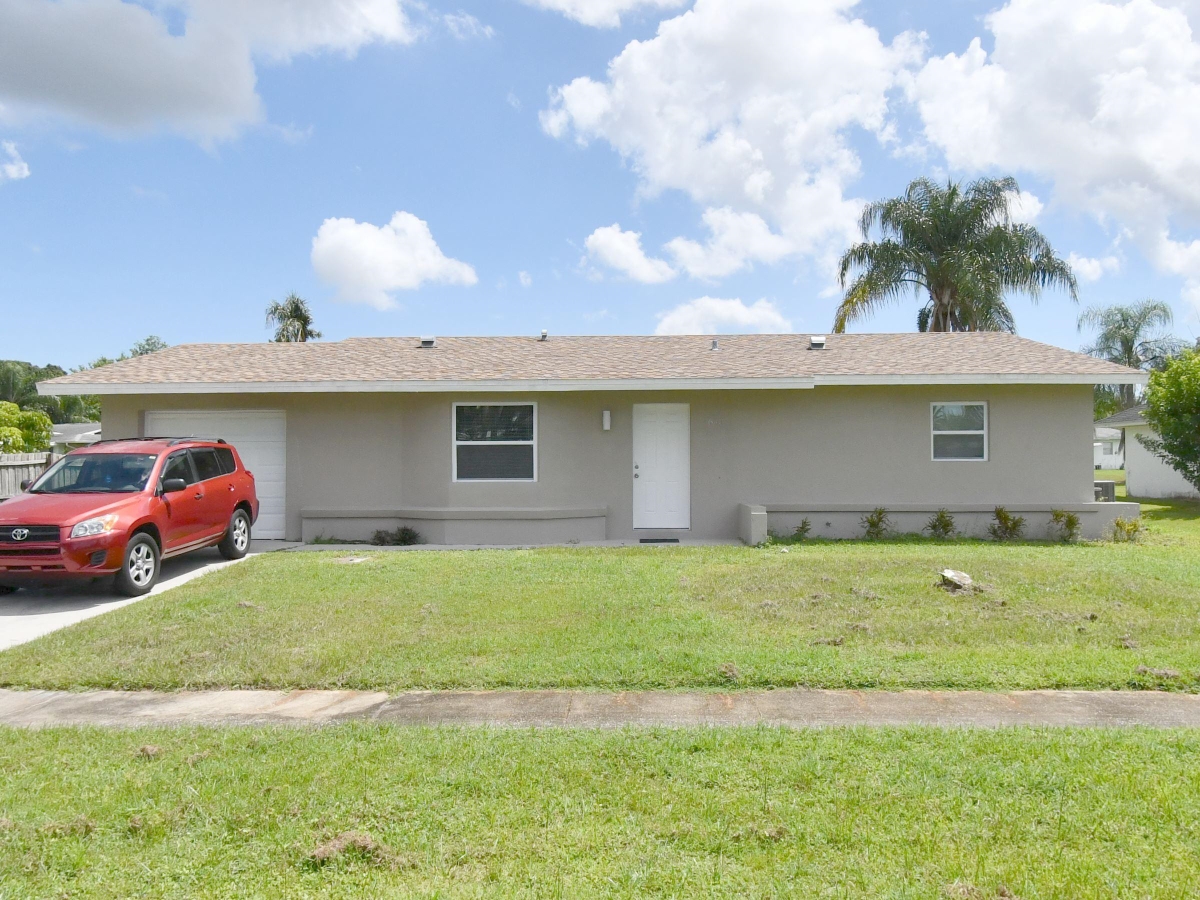 643 Southwest Ivanhoe Drive,Port St. Lucie,FL,United States preview