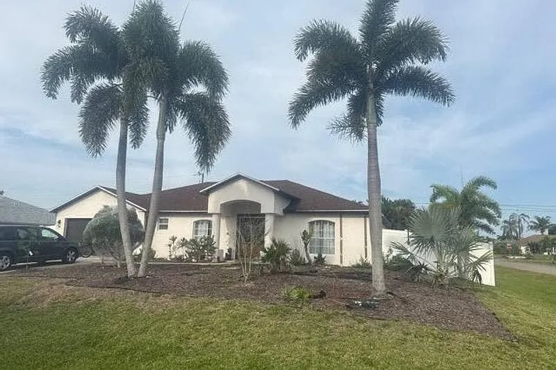 702 Southwest 9th Avenue,Cape Coral,FL,United States preview