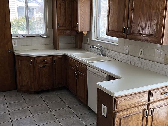 5835 White Pine Drive,Bedford Heights,OH,United States preview