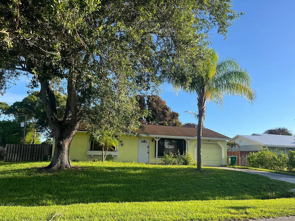 2367 Southeast Manor Avenue,Port St. Lucie,FL,United States preview