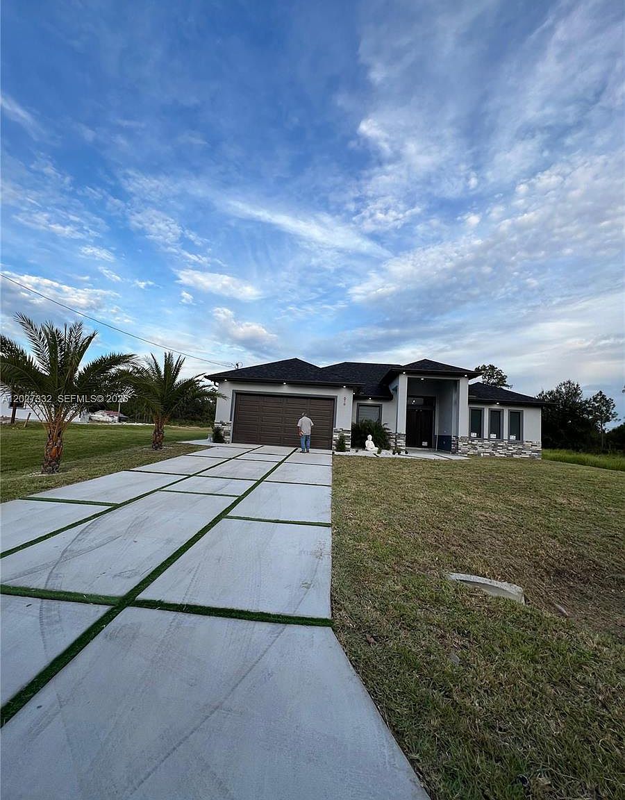 616 Maple Avenue North,Lehigh Acres,FL,United States preview