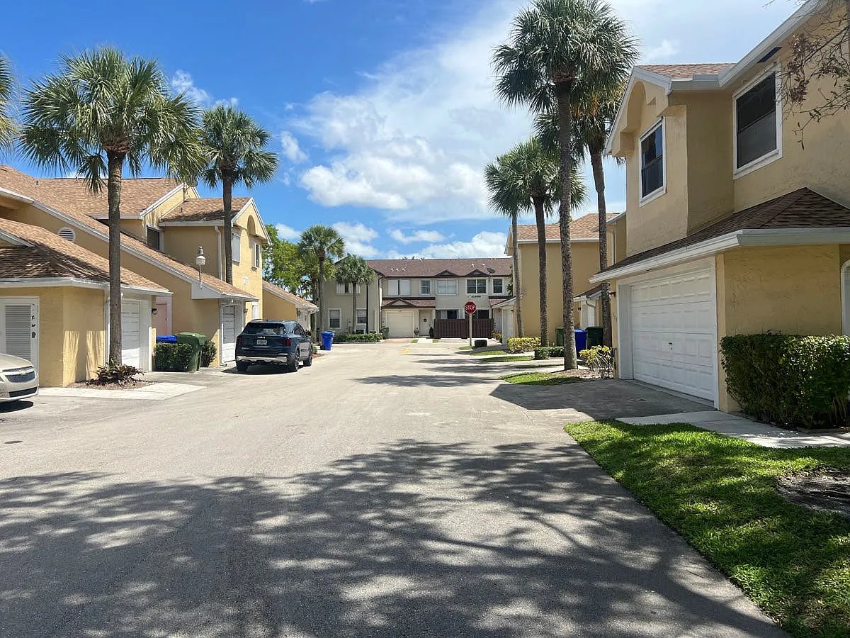 151 Southwest 95 Terrace,Pembroke Pines,FL,United States preview