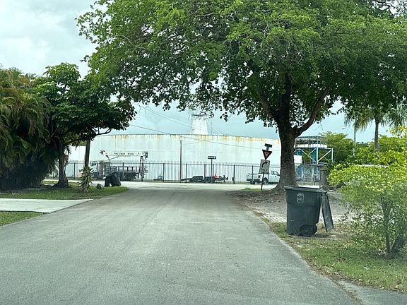 1137 NW 121st St,North Miami,FL,USA preview