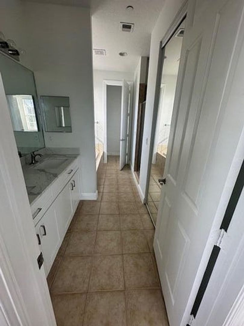 2502 North Dixie Highway,Lake Worth Beach,FL,United States preview