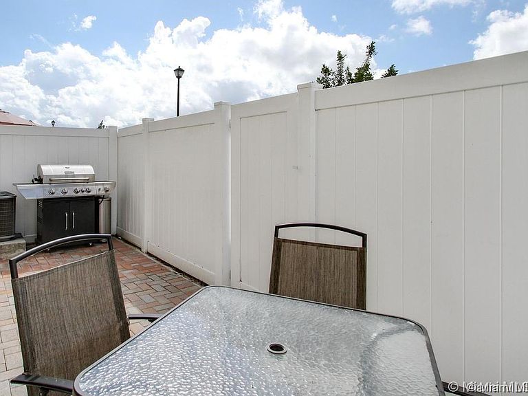 424 Northeast 194th Terrace,Miami,FL,United States preview