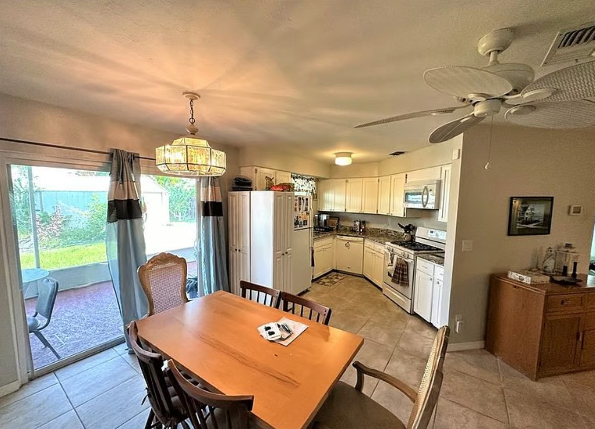 28 Burrstone Avenue,Lehigh Acres,FL,United States preview