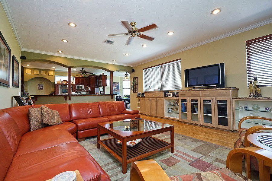 921 Point Seaside Drive,Crystal Beach,FL,United States preview