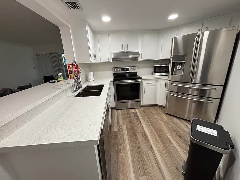 9405 Fontainebleau Boulevard,Miami,FL,US preview