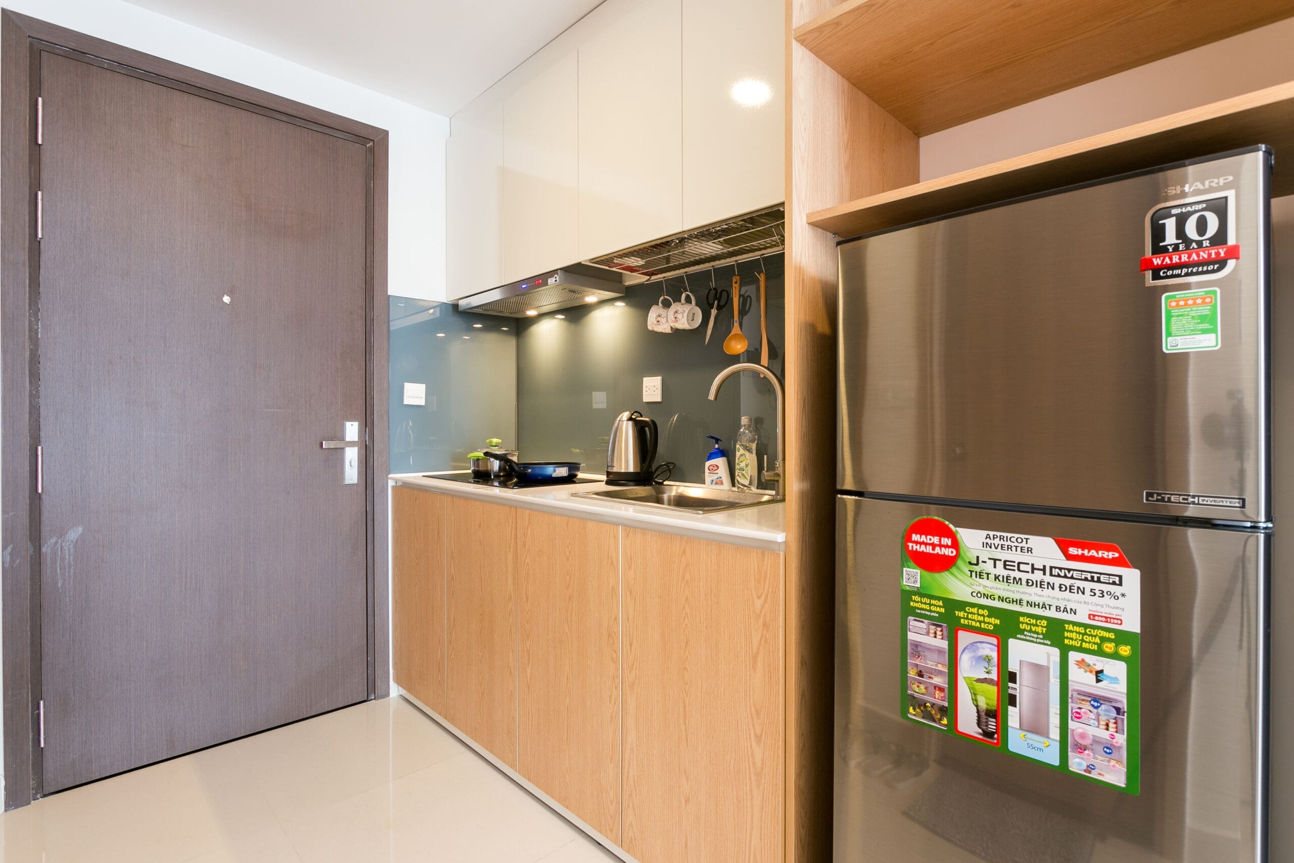 Lối vào khu bếp riêng của căn hộ Studio RiverGate Residence