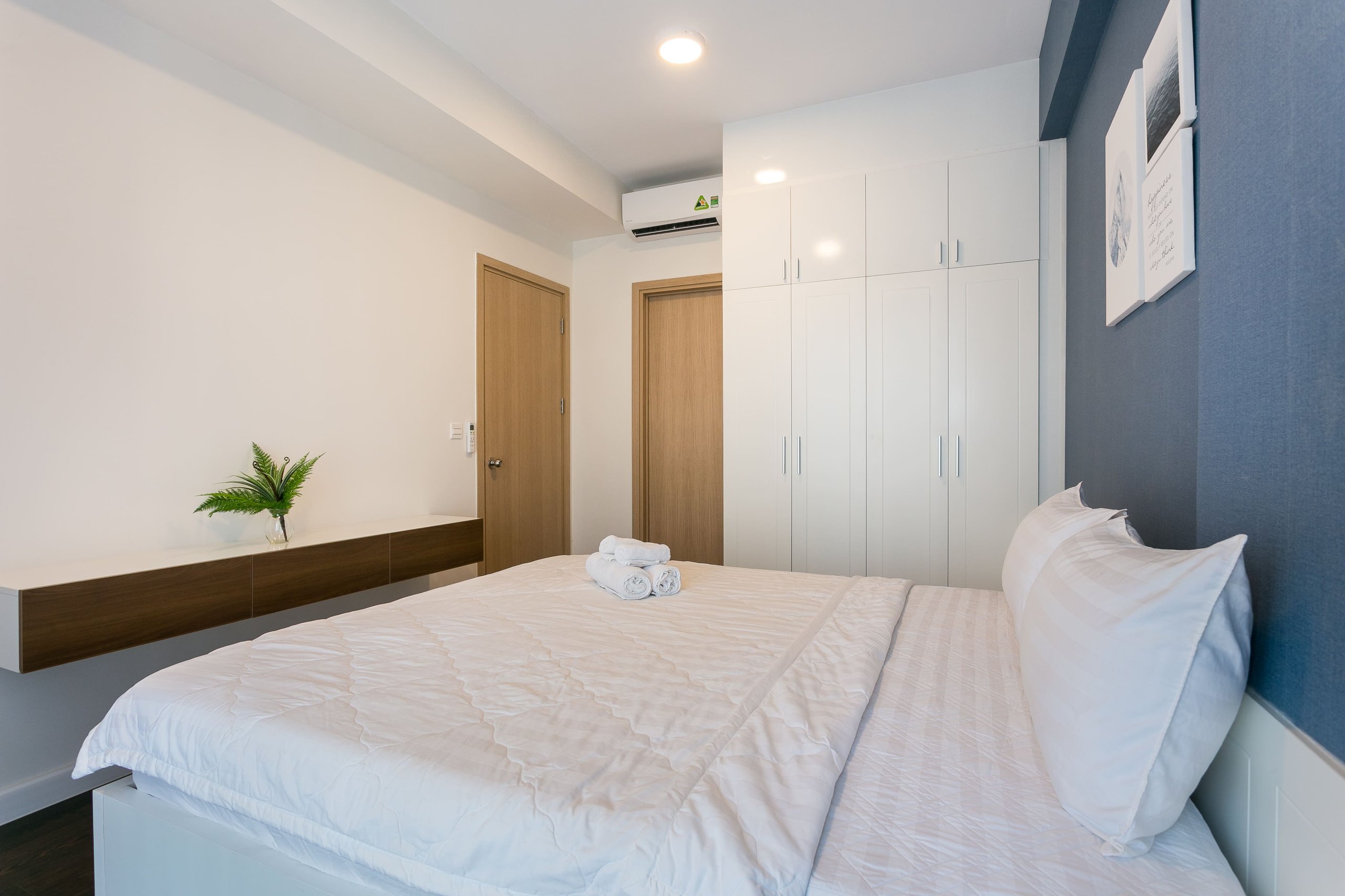 Phòng ngủ thứ hai căn hộ 2 phòng ngủ RiverGate Residence