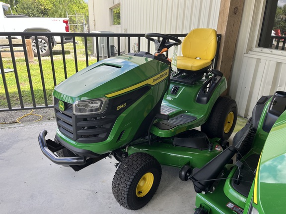 Image of John Deere S140