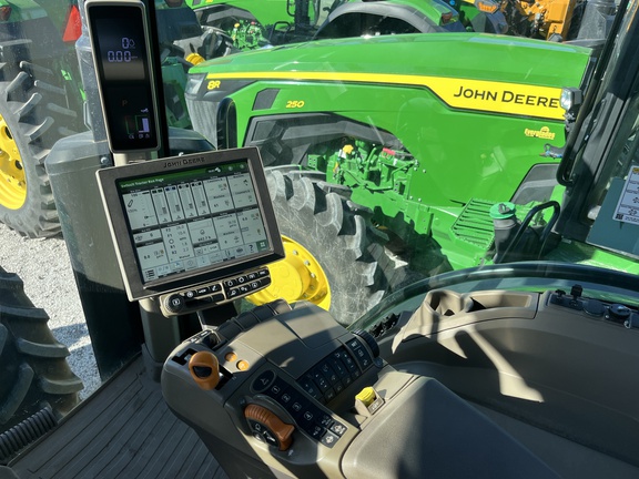 Pre-Owned John Deere 8R 250 in Okeechobee, FL Photo 5