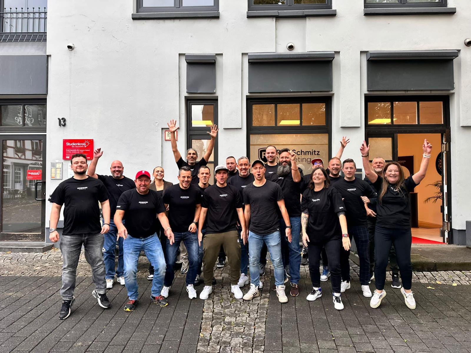 Zweites Gruppenfoto im Inner Circle von Ralf Schmitz