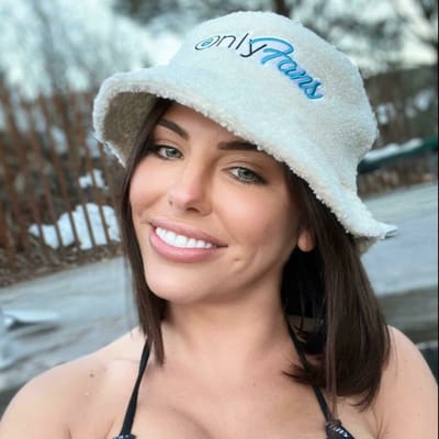 Adrianachechik - OnlyFans Creator