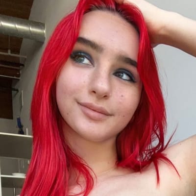 🛹 Lizzie | Over 9inches - OnlyFans Creator