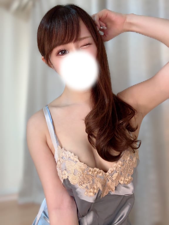白浜せな(26)