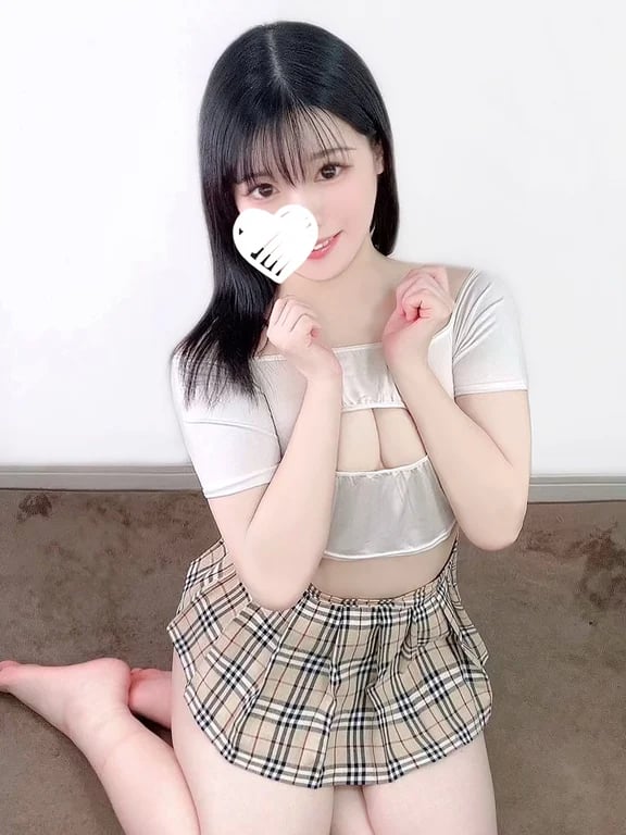 安達 ちひろ