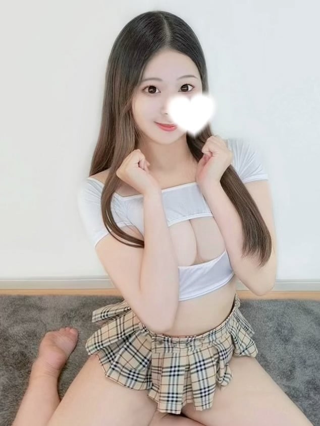 初音 ゆりな