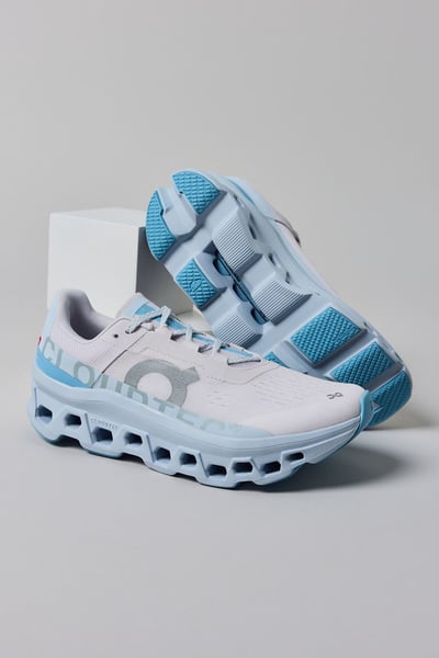 新上架！On 女款跑鞋系列 Urban Outfitters 現貨，定價 NT$5290 2