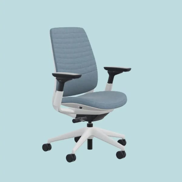2025 年 Steelcase 辦公椅完整評測，7 大熱門型號優缺點與選購指南 2