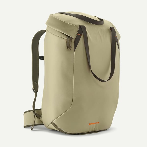 Patagonia 春季包款新訊：再生棉托特包、24L 與 44L 機能後背包，NT$1580 起 3