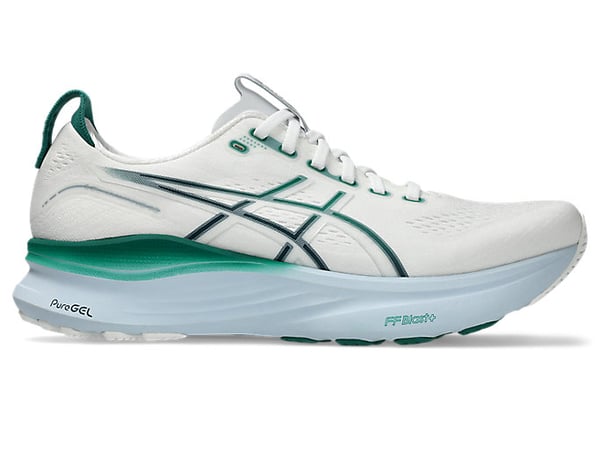 New Balance FuelCell SuperComp Trainer v2