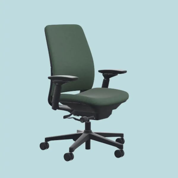 2025 年 Steelcase 辦公椅完整評測，7 大熱門型號優缺點與選購指南 3
